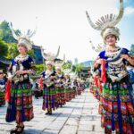 Người dân tộc Miêu trong trang phục truyền thống tại Bình Biên