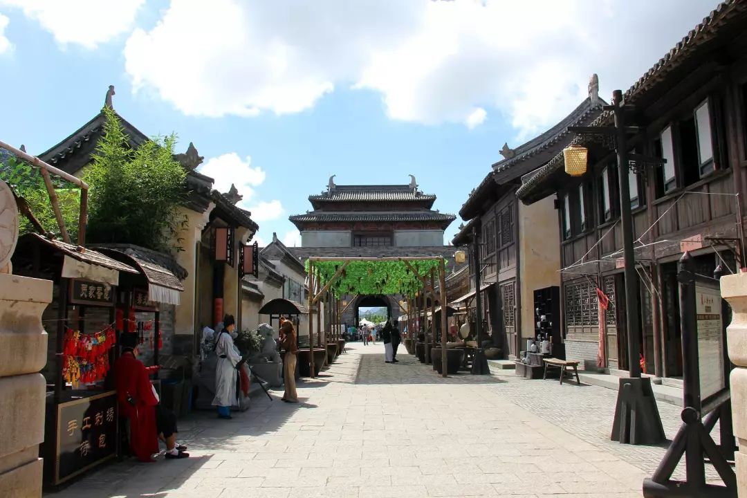 Một cảnh quay được dàn dựng tại Xiangshan Film and TV City