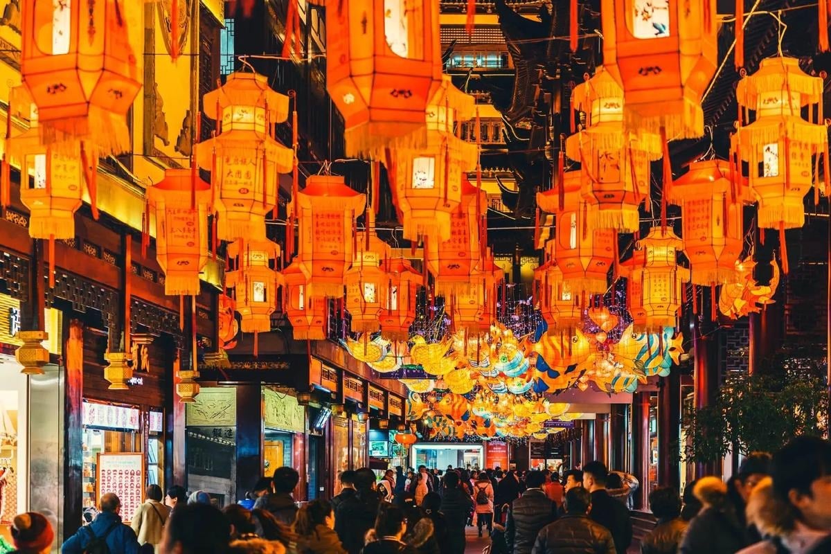 Đèn lồng rực rỡ sắc màu trong các lễ hội truyền thống của Trung Quốc.