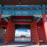 Cổng Ngọ Môn, lối vào chính của Tử Cấm Thành