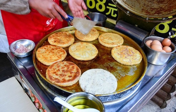 Món bánh hoa hồng đặc sản của Hỷ Châu cổ trấn