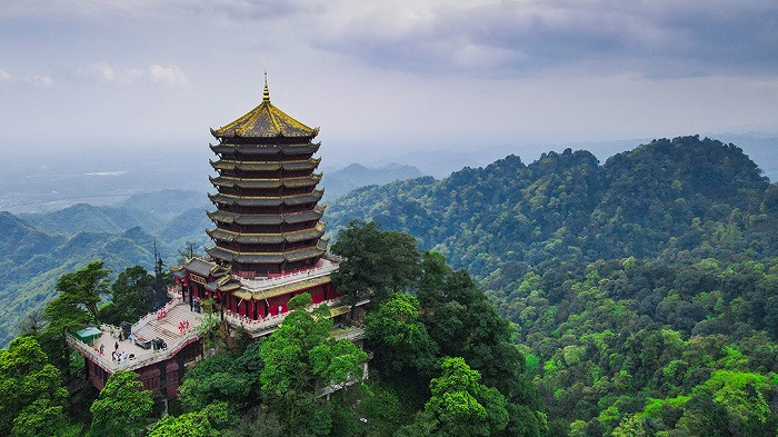 Núi Thanh Thành: Huyền ảnh tiên cảnh dưới bầu trời Tứ Xuyên