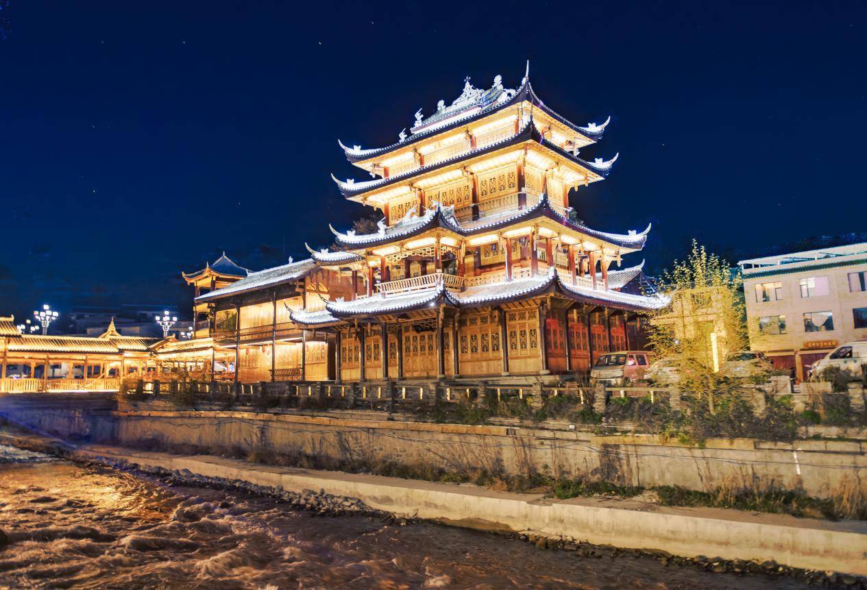 Toàn cảnh thành cổ Tùng Phan