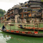 Khám phá Phượng hoàng cổ trấn trong truyền thuyết