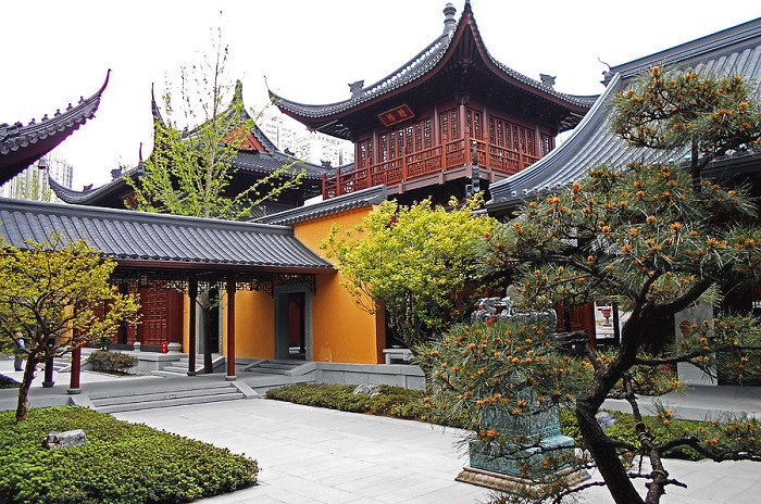 Vườn Chùa Phật Ngọc